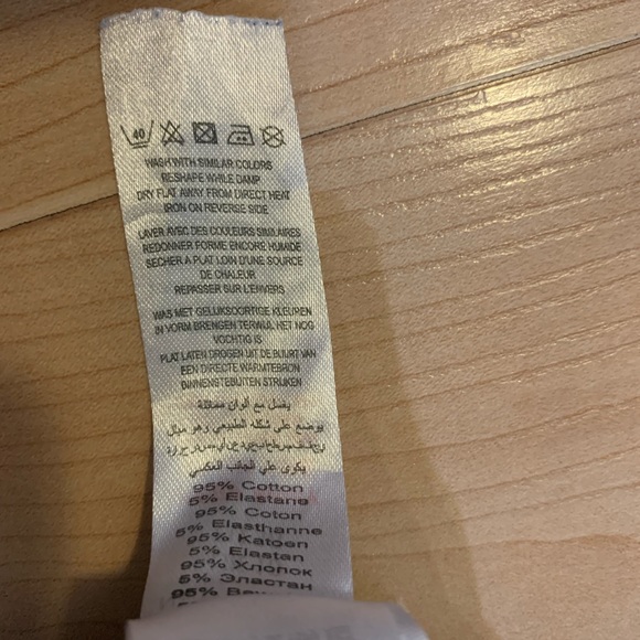 ❌SOLD❌ 🌻 2/$10 New Look London black peplum top - Picture 5 of 7